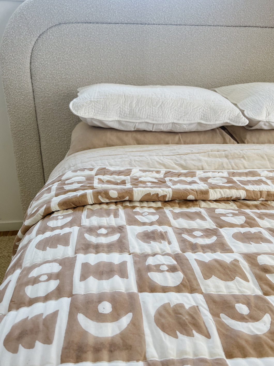 Queen / King Quilt: Cotton Filled: Nude Remy