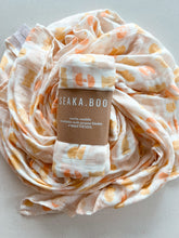 Load image into Gallery viewer, Seakaboo Organic Bamboo Cotton Baby Swaddle|Wrap:  Lune (1 only)
