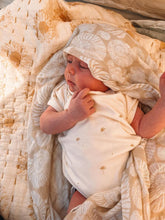 Load image into Gallery viewer, Seakaboo Organic Bamboo Cotton Baby Swaddle|Wrap: Nude Seashells
