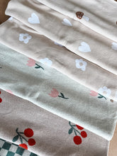 Load image into Gallery viewer, Cotton Baby Blanket: Daisy Chain
