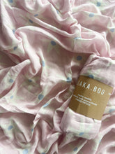 Load image into Gallery viewer, Seakaboo Organic Bamboo Cotton Baby Swaddle|Wrap:  Star Lily
