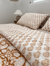 Load image into Gallery viewer, King|Queen Duvet Cover Set:  Rani
